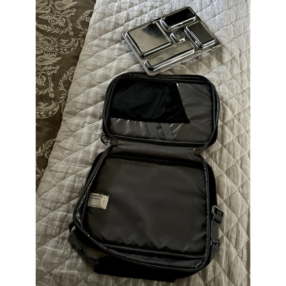 Planet Box stainless steel lunchbox with carrying case - Picture 4 of 6